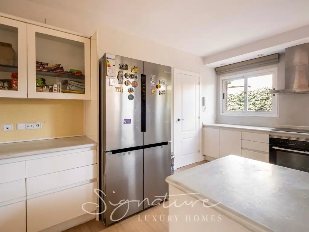 Cocina de Casa o chalet de alquiler en Sant Cugat del Vallès con Aire acondicionado, Jardín privado y Terraza