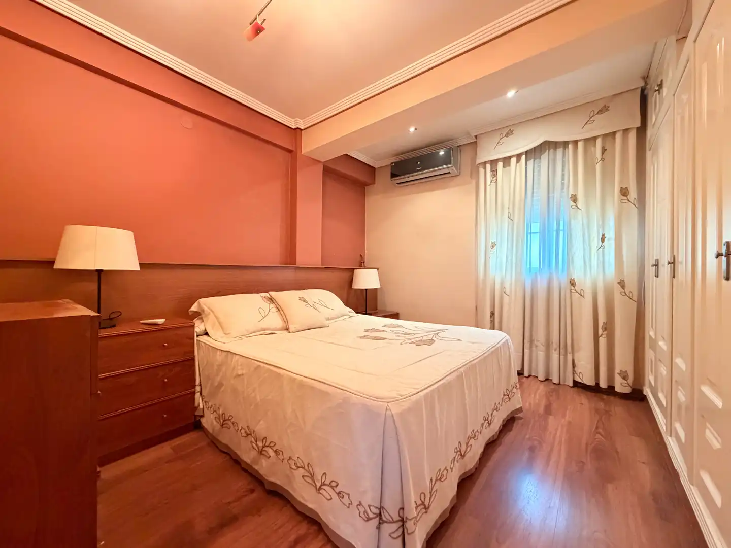 Habitación de Piso en venta en Castellón de la Plana / Castelló de la Plana con Aire acondicionado, Calefacción y Parquet