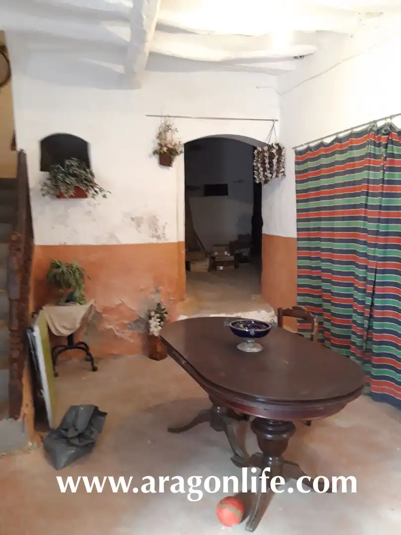 Houses for sale in Fabara  with Storage room, Furnished and Oven