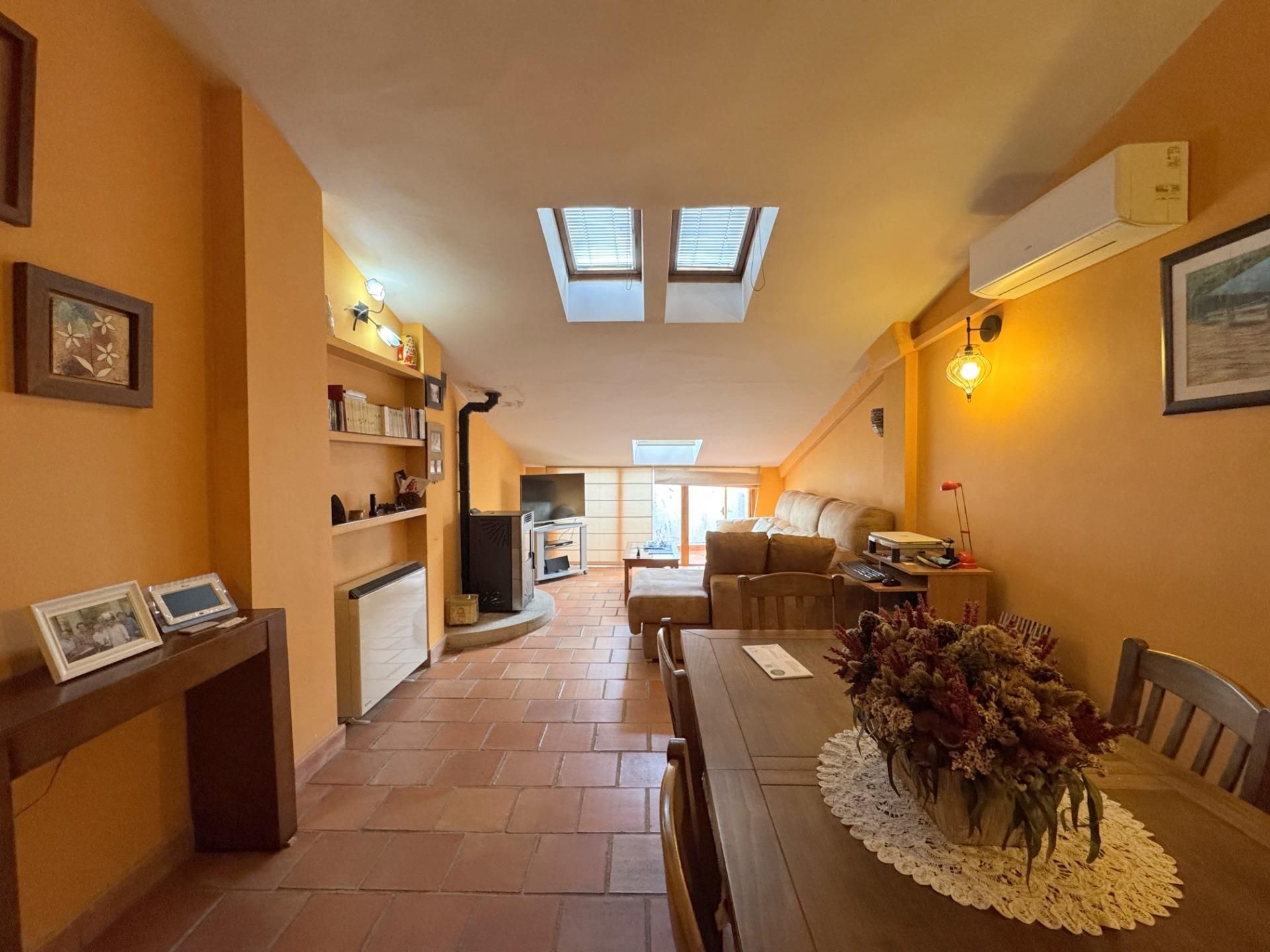 Living room of Duplex for sale in Poyales del Hoyo  with Air Conditioner, Heating and Terrace