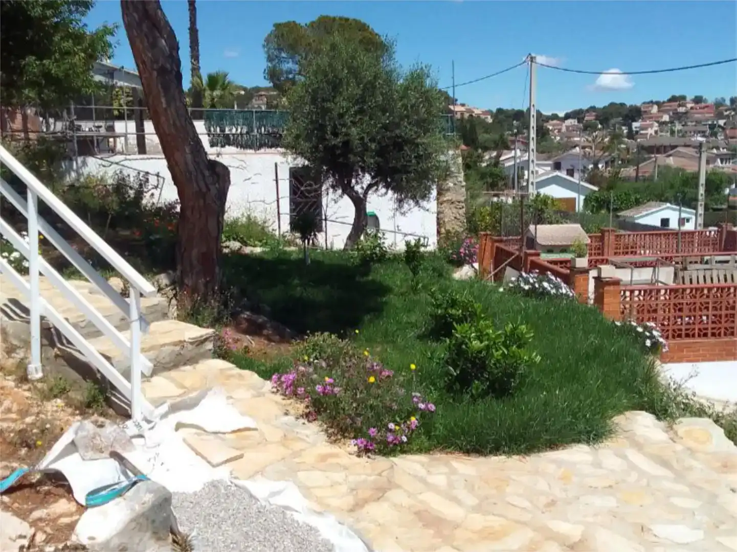 Jardí de Casa o xalet en venda en Cubelles amb Aire condicionat, Jardí privat i Traster
