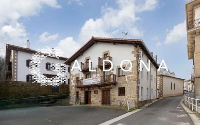 Vista exterior de Casa o xalet en venda en Donostia - San Sebastián  amb Calefacció i Balcó
