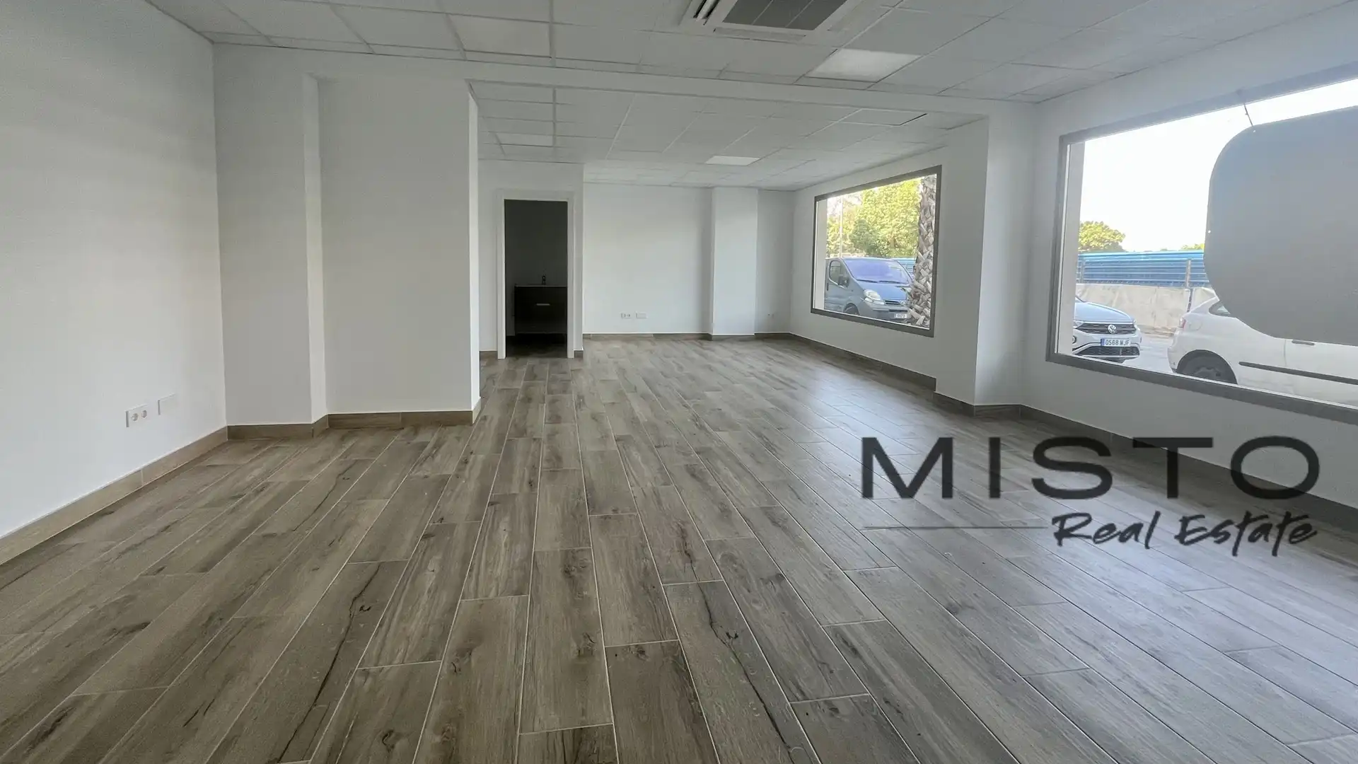 Local comercial en alquiler en CL MIGUEL DELIBES