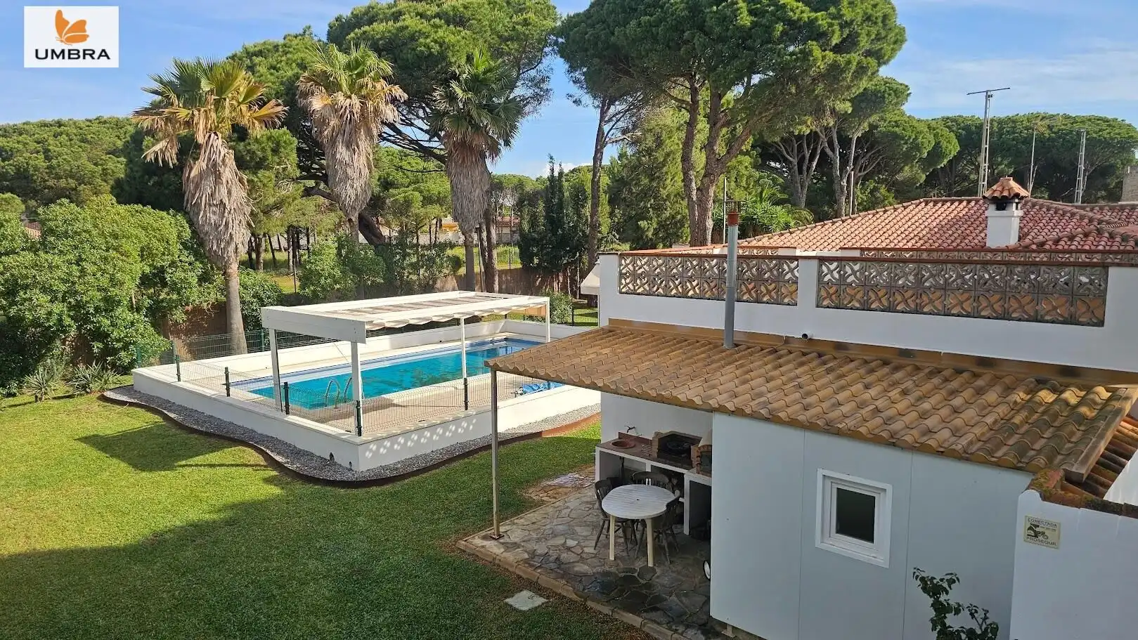 Jardí de Casa o xalet en venda en Chiclana de la Frontera amb Aire condicionat, Calefacció i Jardí privat