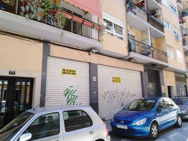 Local comercial de lloguer a Calle del Plus Ultra