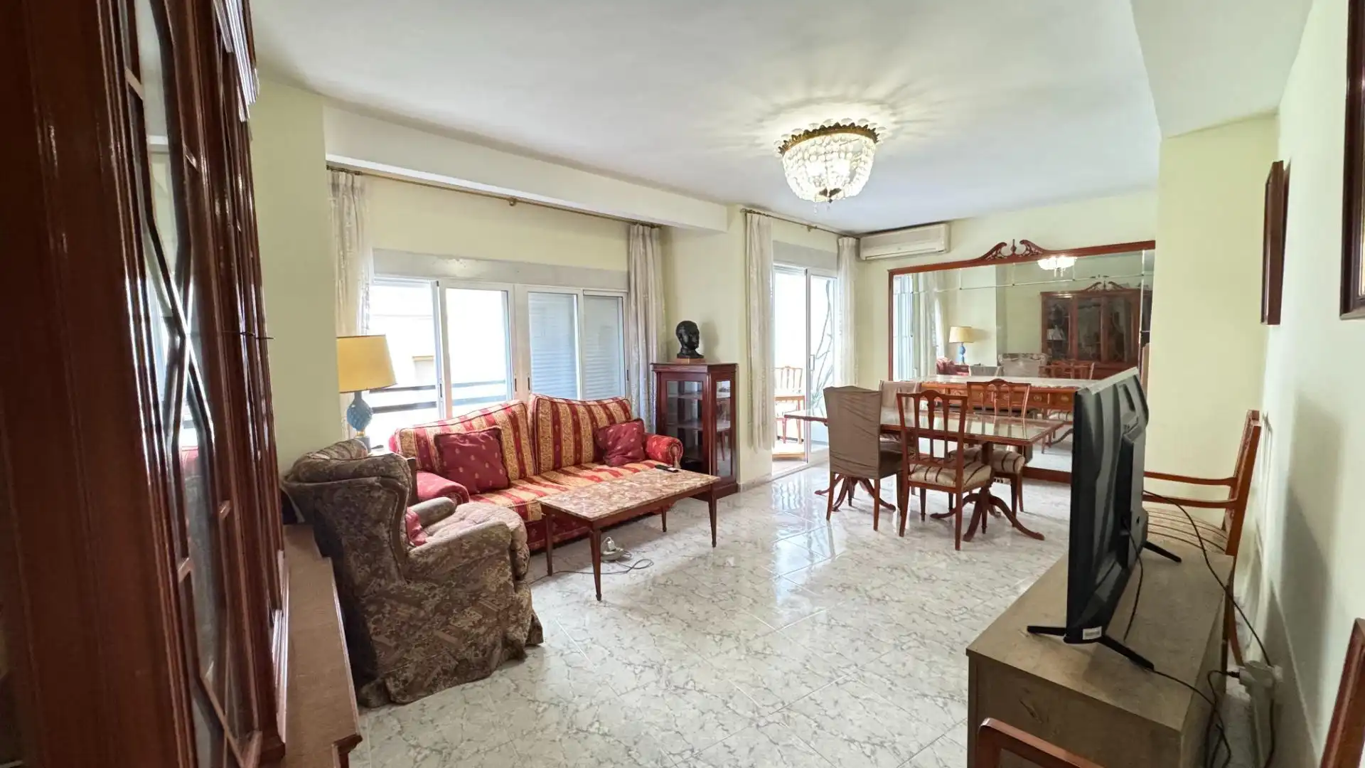 Sala de estar de Piso para compartir en Alicante / Alacant con Terraza, Amueblado y Alarma