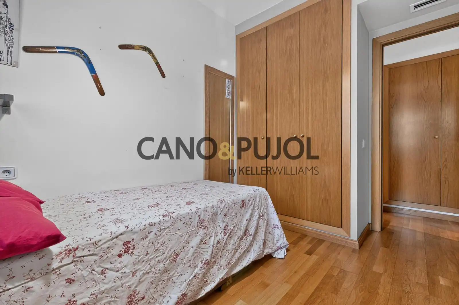 Dormitori de Pis en venda en Sant Just Desvern amb Aire condicionat, Calefacció i Terrassa