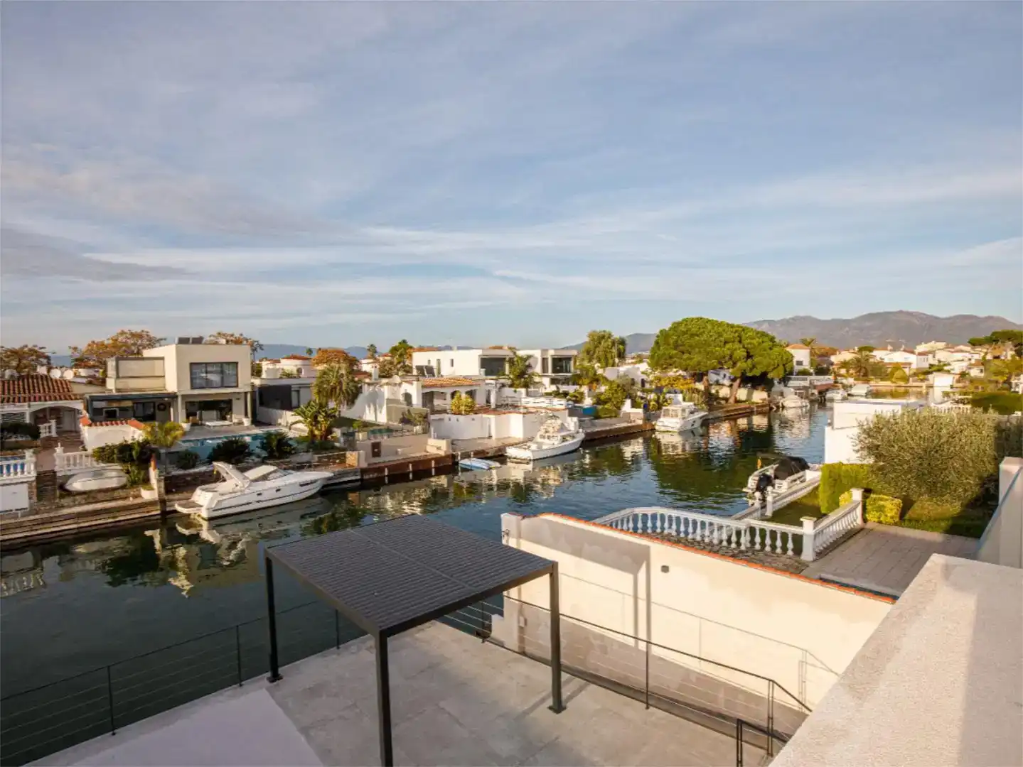 Terrace of Houses for sale in Empuriabrava  with Air Conditioner, Swimming Pool and Balcony
