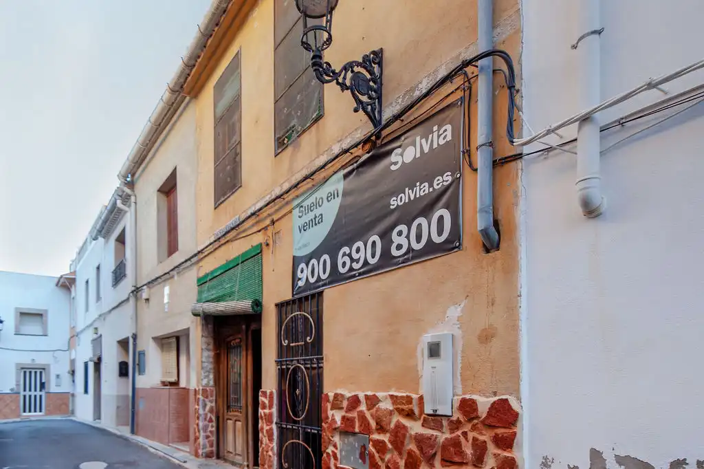 Exterior view of Buildings for sale in Sellent