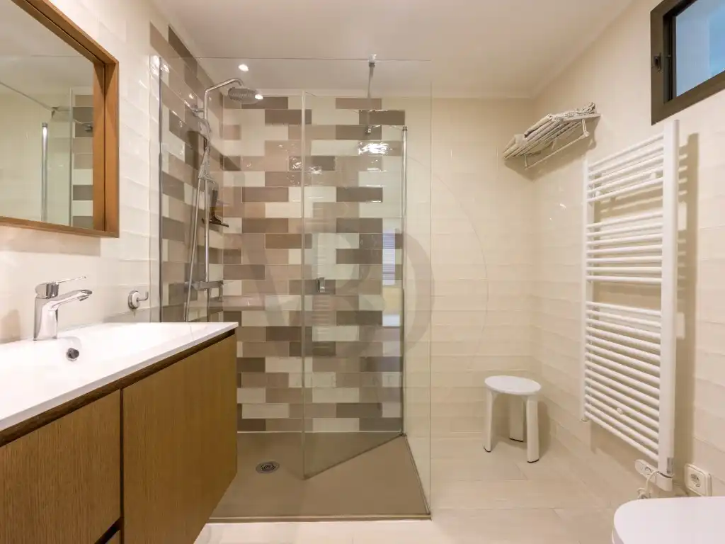 Bathroom of Apartments for sale in Eivissa  with Air Conditioner, Furnished and Oven
