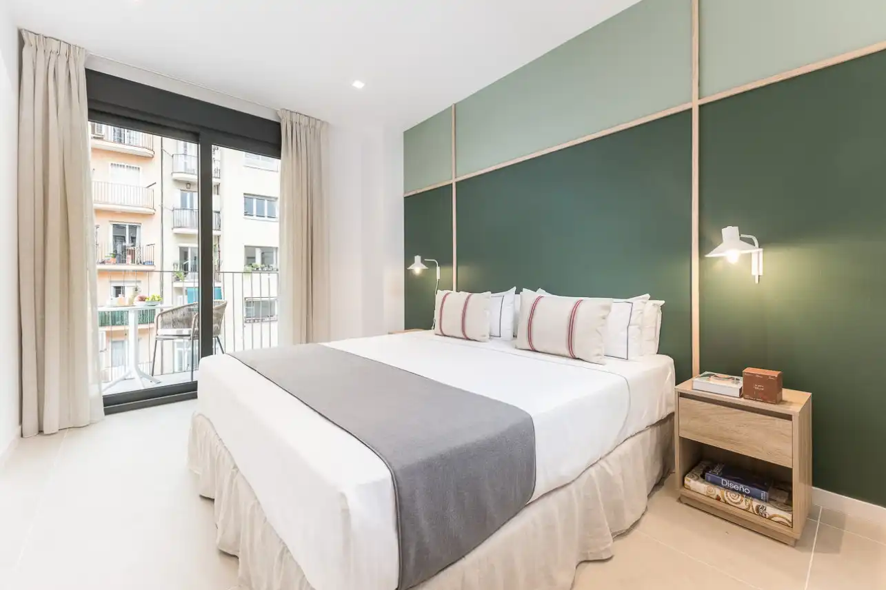 Dormitori de Apartament de lloguer en Barcelona amb Aire condicionat, Calefacció i Moblat