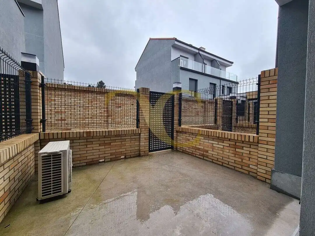 Vista exterior de Casa adosada en venta en Gijón  con Aire acondicionado, Calefacción y Terraza
