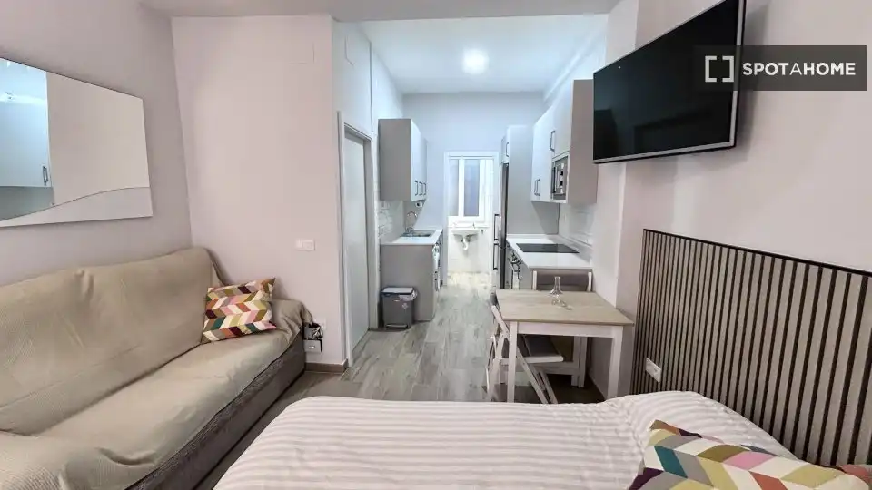 Schlafzimmer von Wohnung zur untervermieten in Sevilla mit Klimaanlage, Heizung und Terrasse