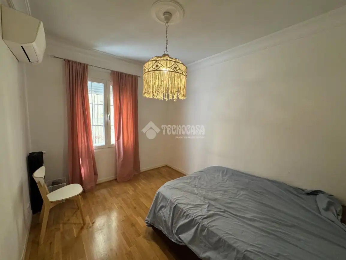 Schlafzimmer von Wohnung zur Miete in Madrid mit Klimaanlage, Heizung und Parkett