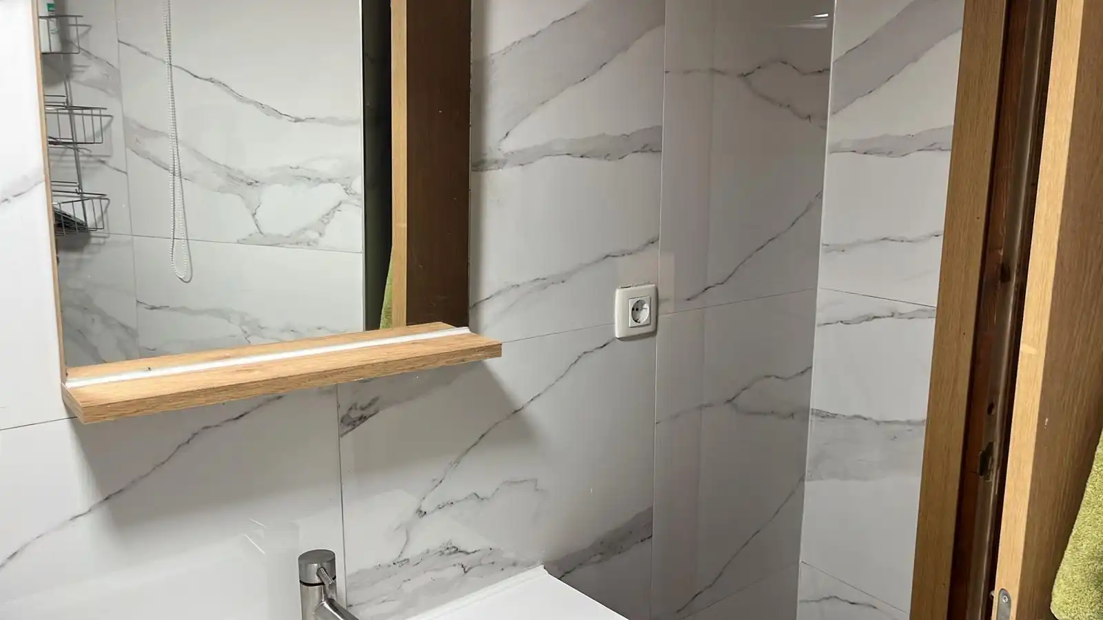 Baño de Local de alquiler en Antequera con Aire acondicionado y Amueblado
