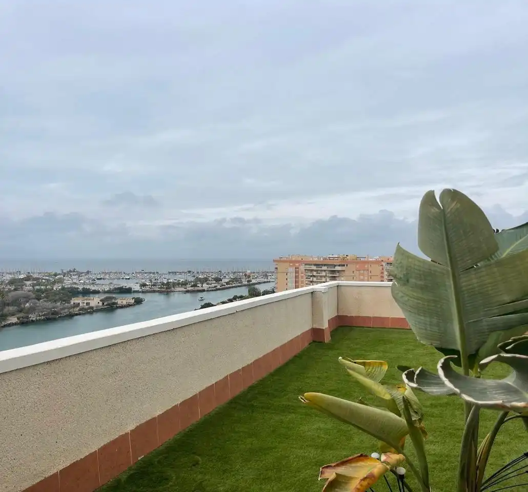 Terraza de Ático en venta en La Manga del Mar Menor con Aire acondicionado, Terraza y Piscina