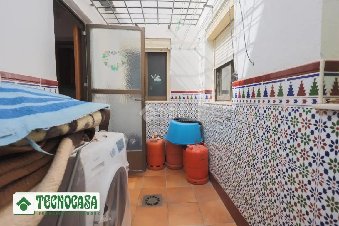 Detached homes for sale in Adra