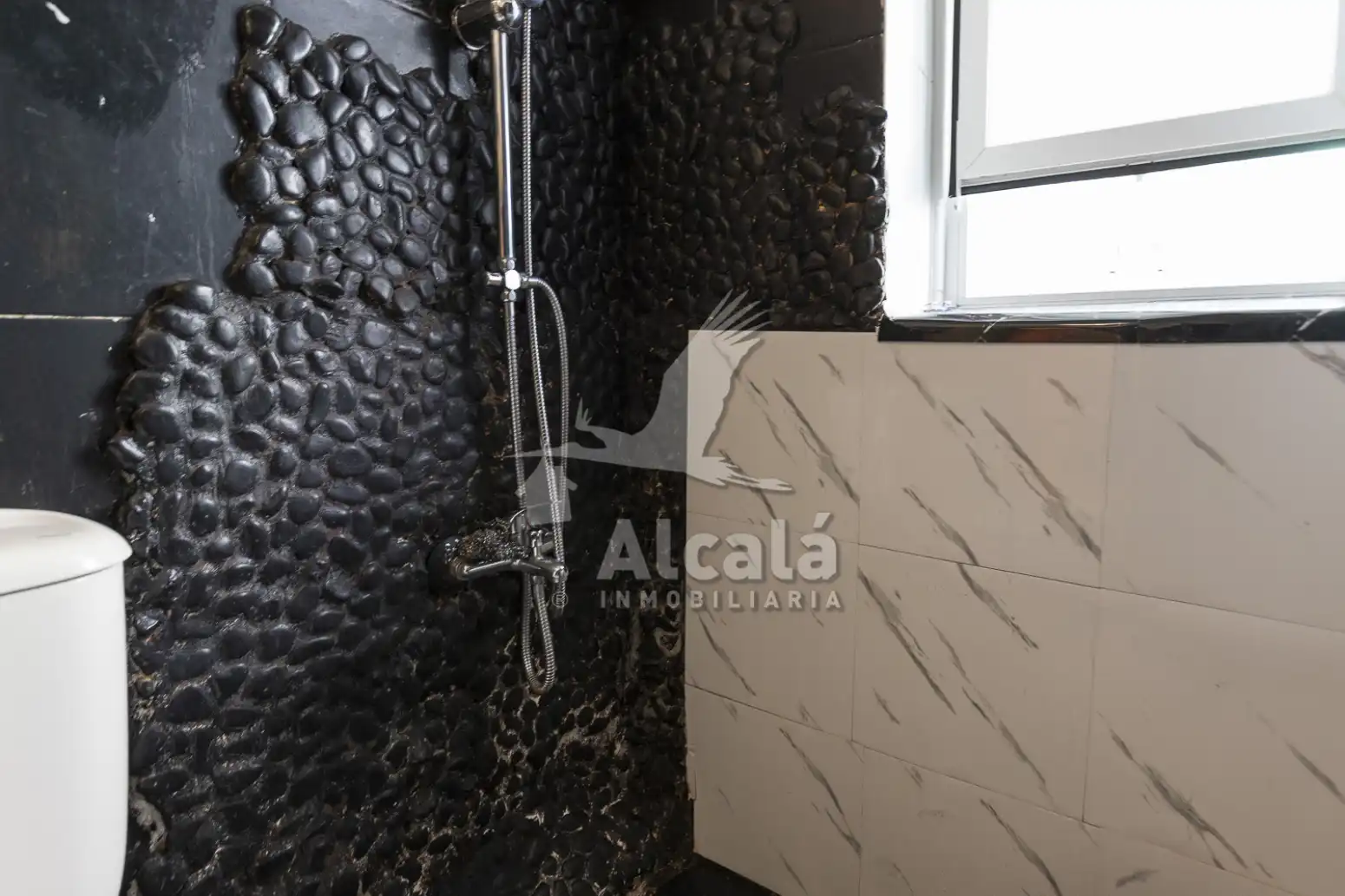 Bathroom of Flat for sale in Campo Real  with Air Conditioner, Heating and Terrace