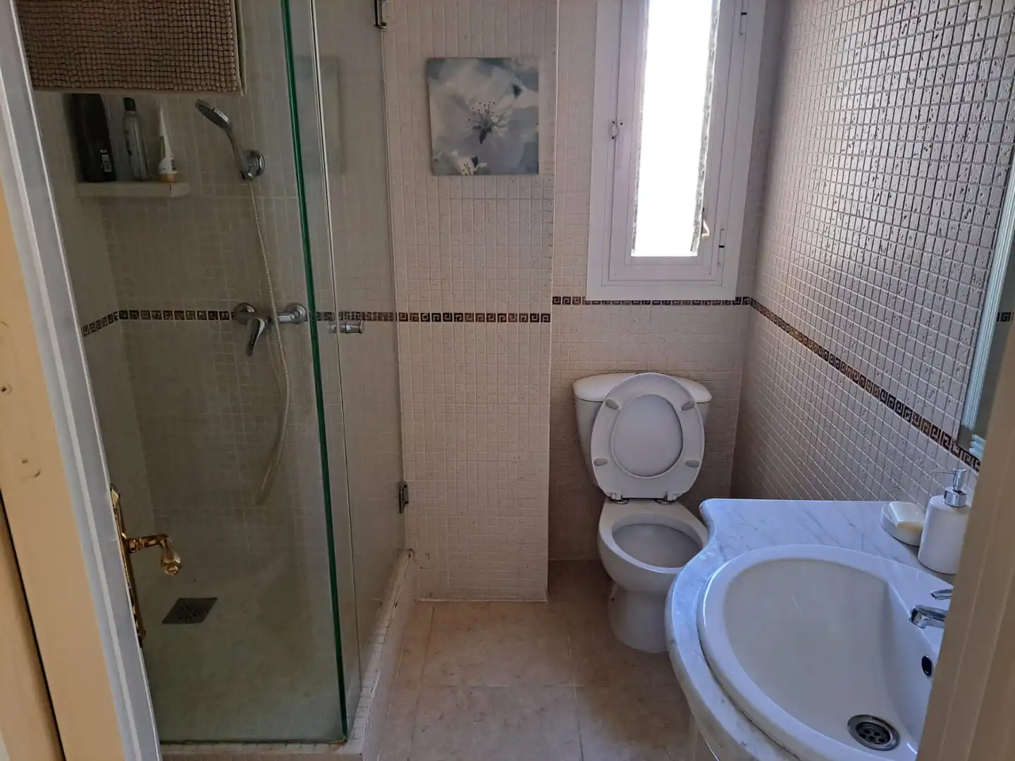 Bathroom of Flat for sale in Fuengirola  with Air Conditioner, Heating and Terrace