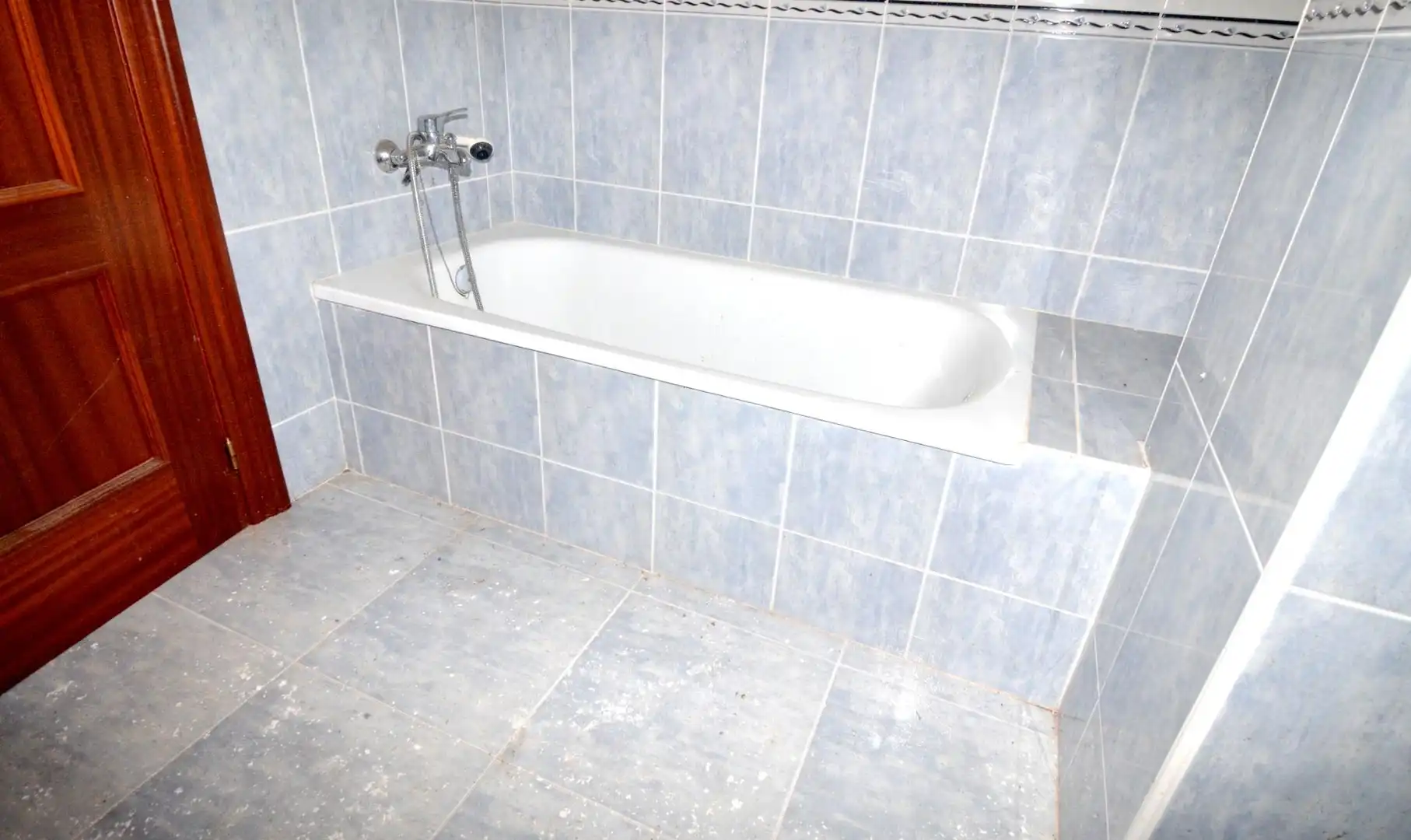 Bathroom of Flat for sale in Villarmayor