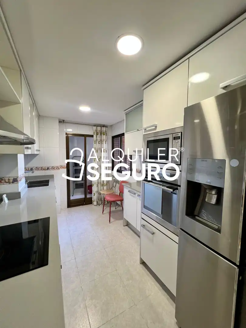 Kitchen of Flat for rent in Madrid  with Air Conditioner, Heating and Terrace