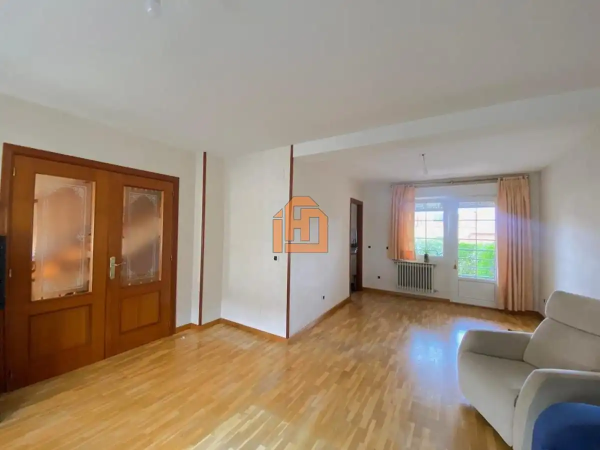 Living room of Houses for sale in Sariegos  with Heating and Parquet flooring