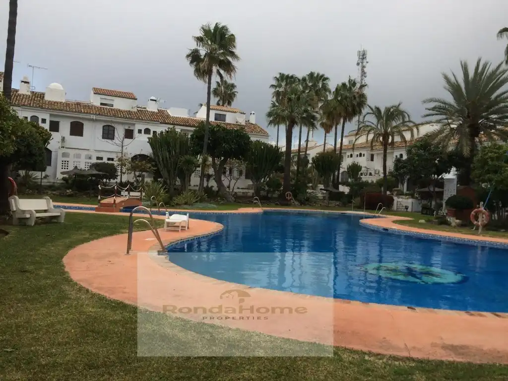 Houses for rent in Avenida Golondrinas, Atalaya - Isdabe