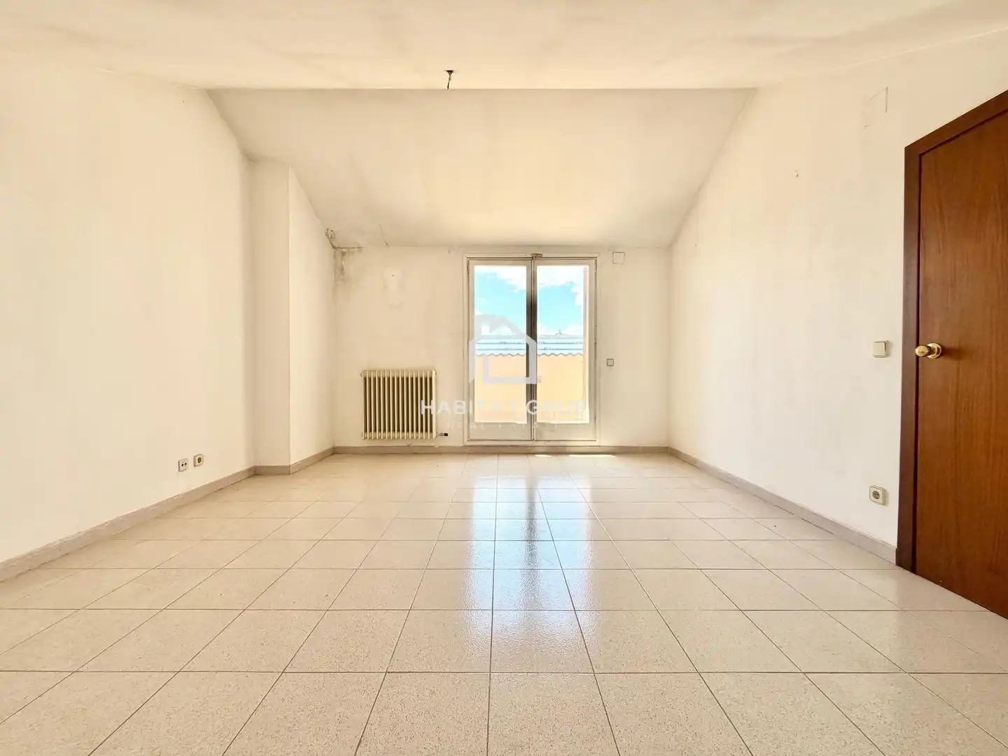 Sala de estar de Casa adosada en venta en Girona con Calefacción, Jardín privado y Terraza