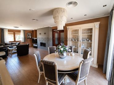Detached house with pool for sale in Aspe Centro