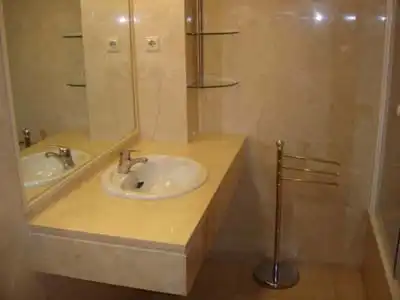Baño de Piso de alquiler en Boadilla del Monte con Aire acondicionado, Calefacción y Parquet
