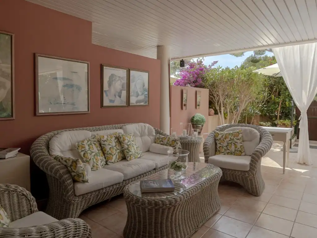 Mini appartamento con terrazza in vendita a Portals Nous, imagen 3