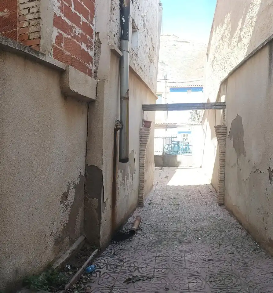 Vista exterior de Casa o xalet en venda en Calatayud amb Jardí privat i Traster