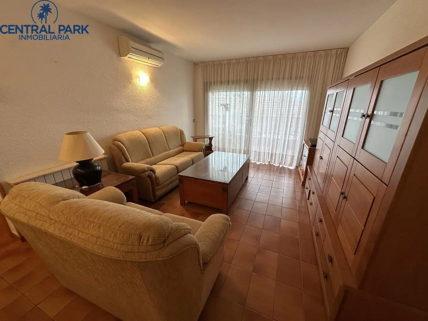 Sala de estar de Apartamento en venta en Salou con Aire acondicionado, Terraza y Amueblado