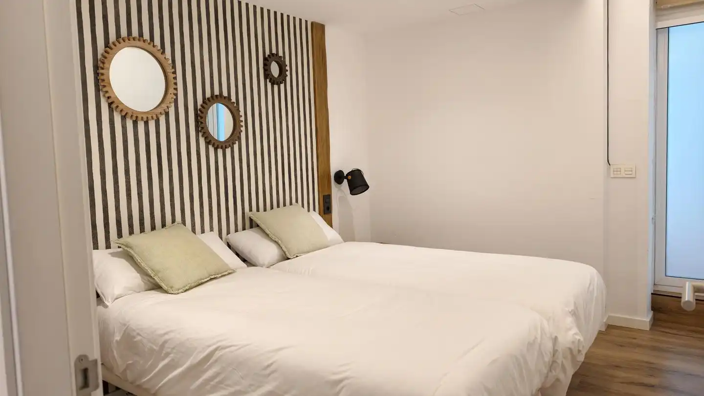 Schlafzimmer von Wohnung zum Verkauf in Santiago de Compostela  mit Heizung und Abstellraum