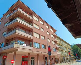 Vista exterior de Pis en venda en Sant Joan de les Abadesses amb Balcó