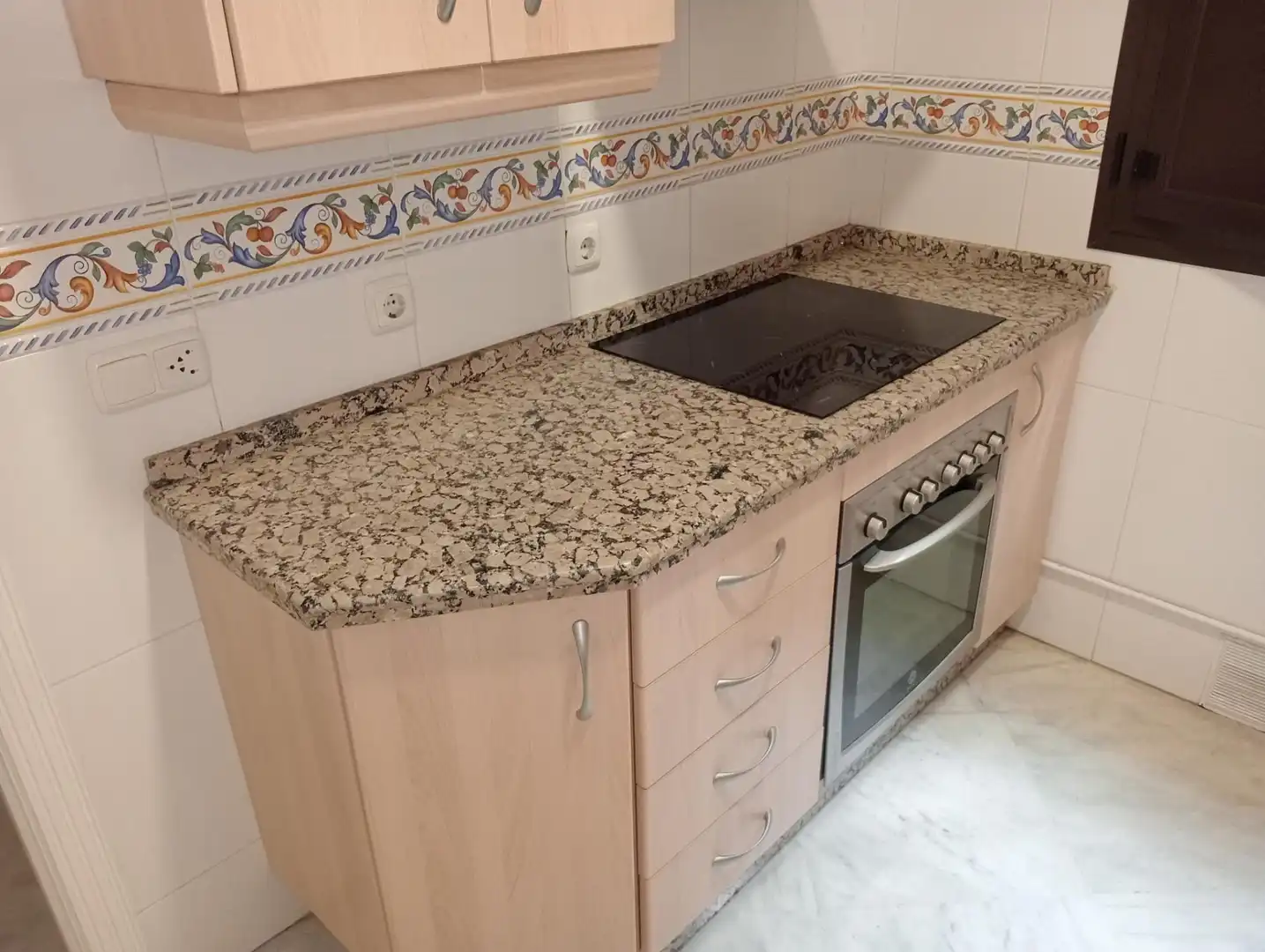 Kitchen of Flat for rent in Sevilla  with Air Conditioner, Storage room and Balcony