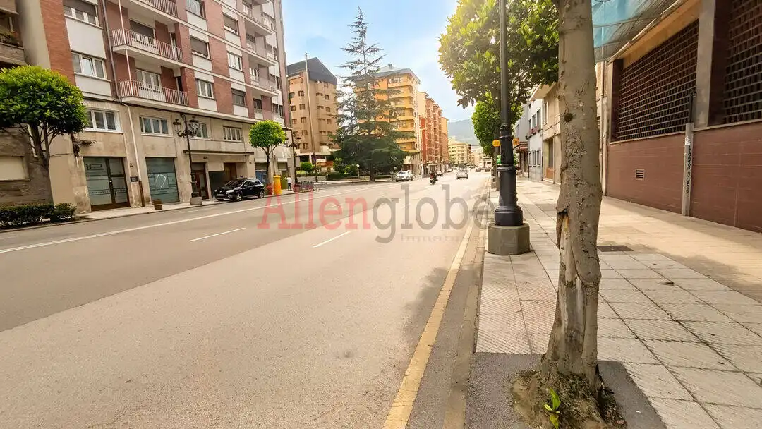 Vista exterior de Pis en venda en Oviedo  amb Calefacció, Terrassa i Traster