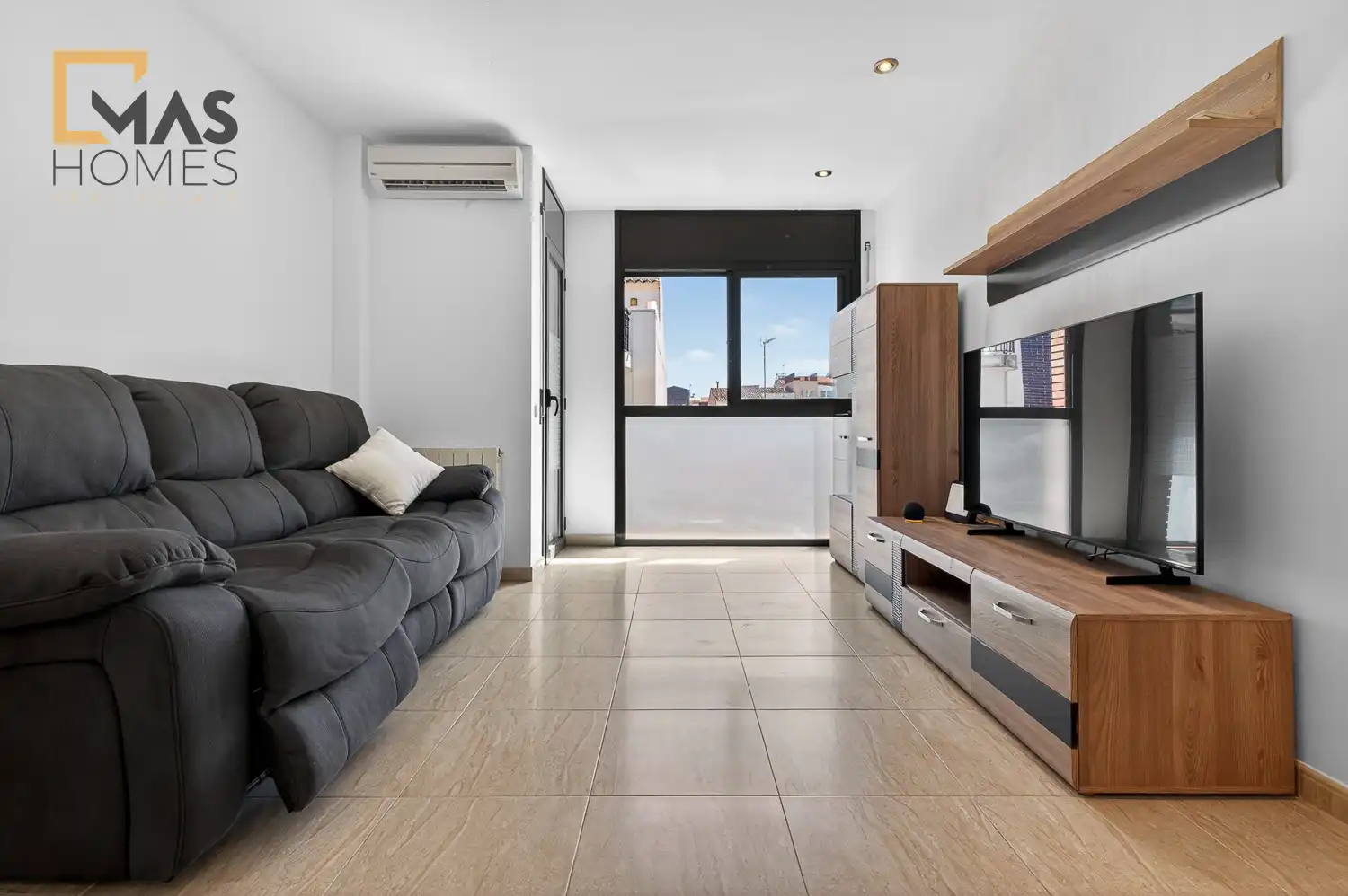 Sala de estar de Piso en venta en Olesa de Montserrat con Aire acondicionado, Calefacción y Balcón