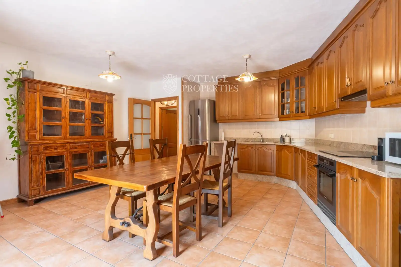 Cocina de Finca rústica en venta en Garrigàs