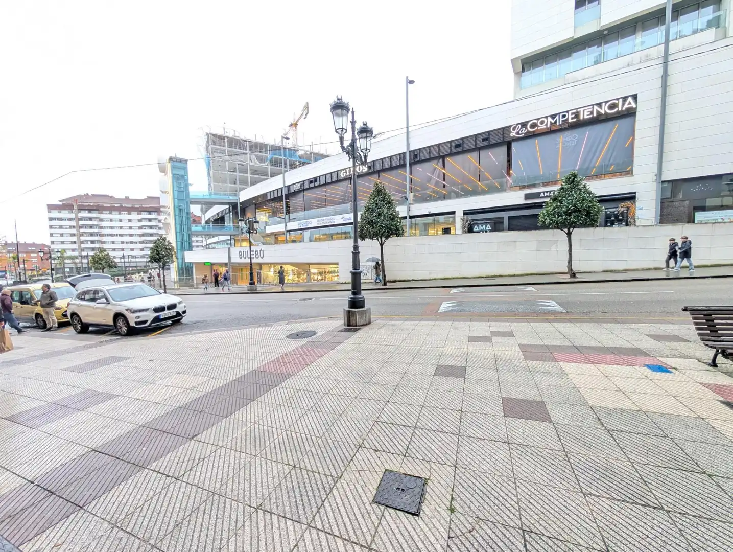 Vista exterior de Piso en venta en Oviedo  con Calefacción, Parquet y Terraza