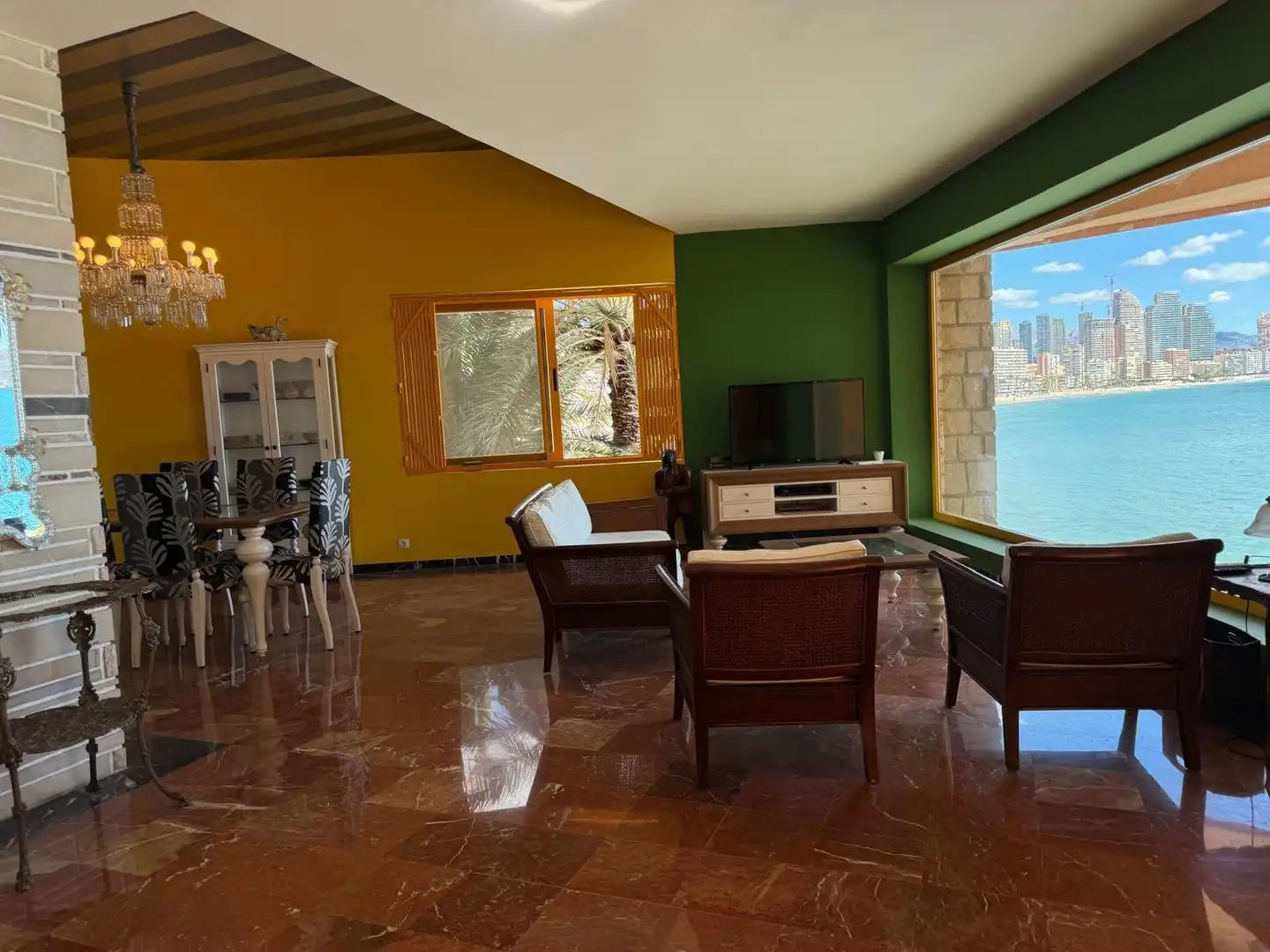 Sala de estar de Casa o chalet en venta en Benidorm con Aire acondicionado, Calefacción y Jardín privado