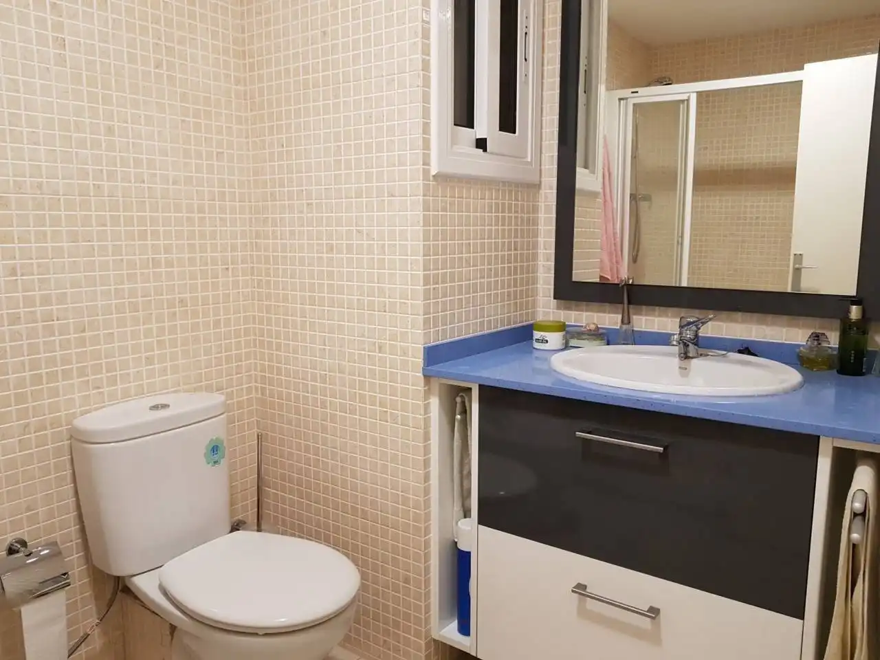 Bany de Pis de lloguer en Cubelles amb Aire condicionat, Calefacció i Terrassa