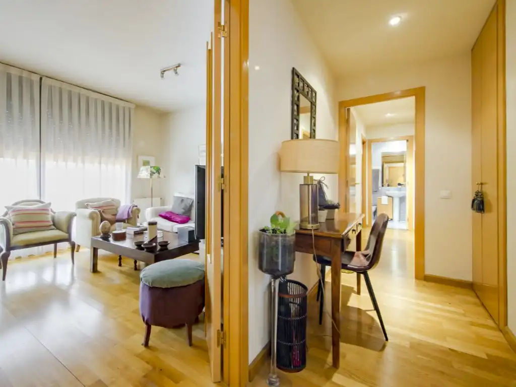 Sala d'estar de Pis de lloguer en Madrid amb Jardí privat, Terrassa i Piscina