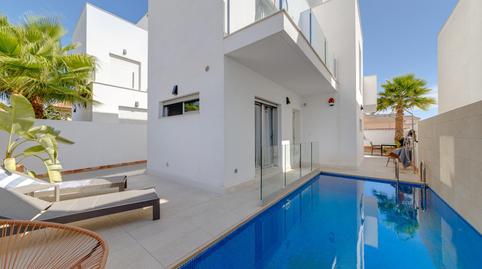 Foto 2 de Casa o xalet en venda a Calle Tomás Valcarcel, Aguas Nuevas, Torrevieja