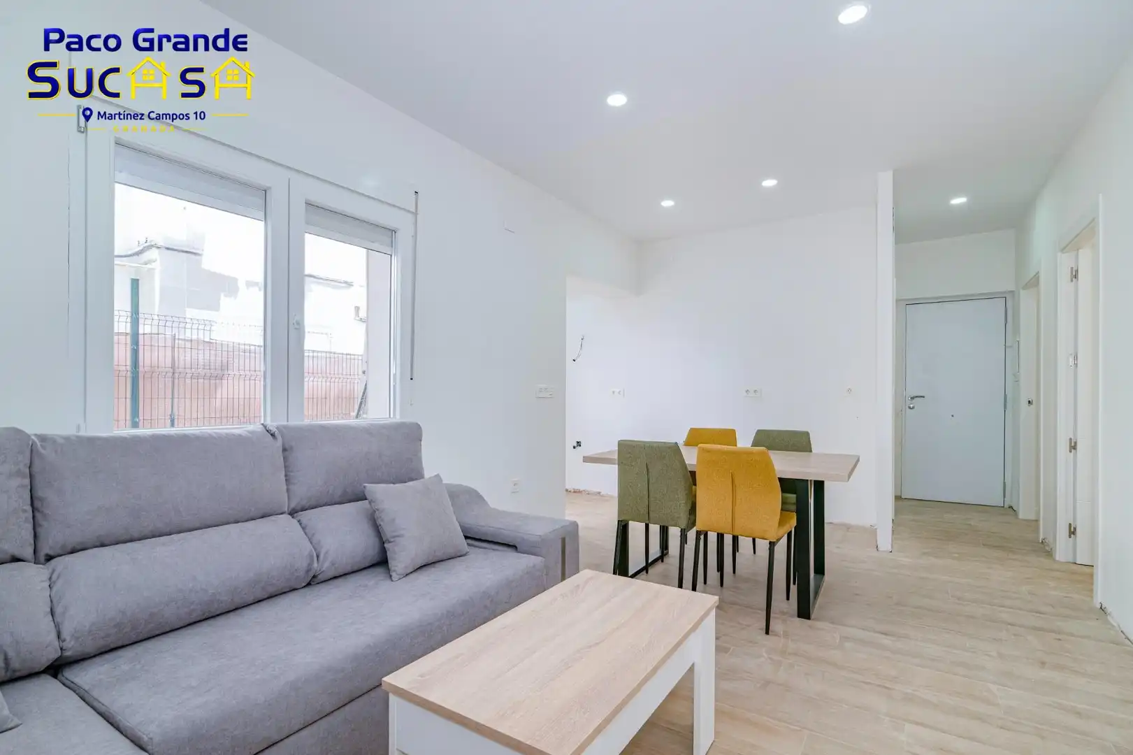 Sala d'estar de Pis en venda en Granada amb Terrassa i Moblat