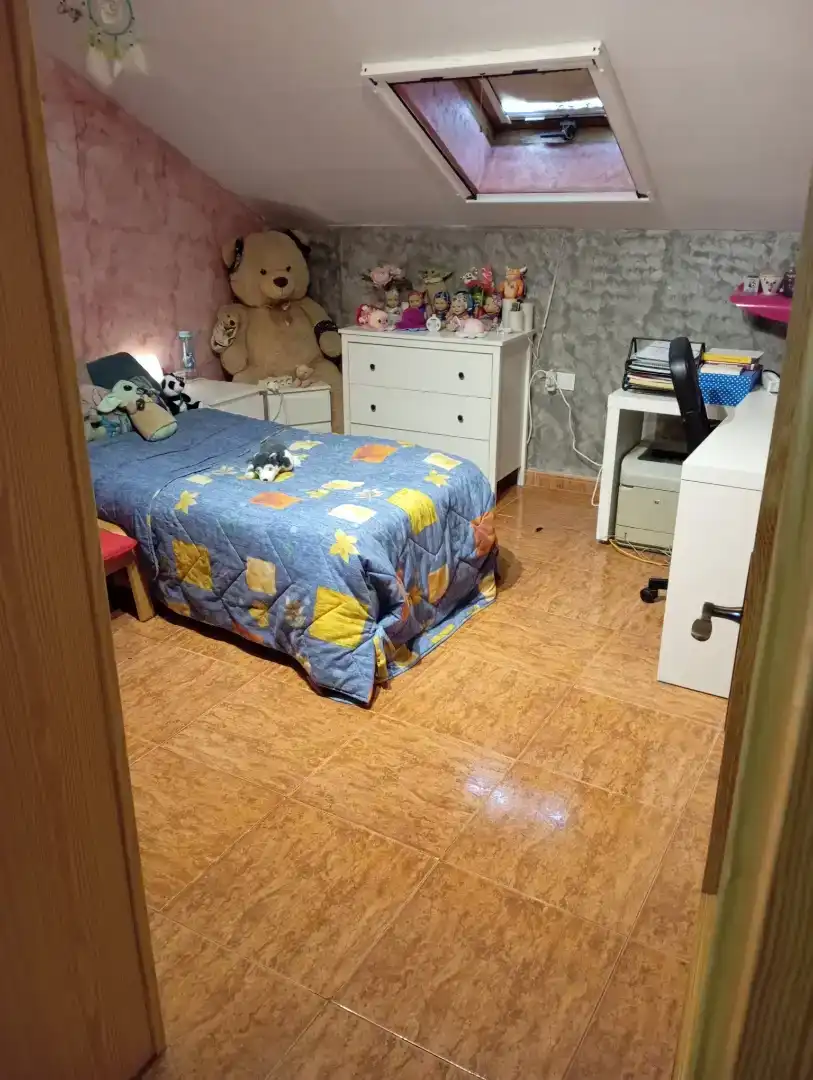 Dormitori de Casa o xalet en venda en Villanueva de la Torre amb Aire condicionat i Piscina