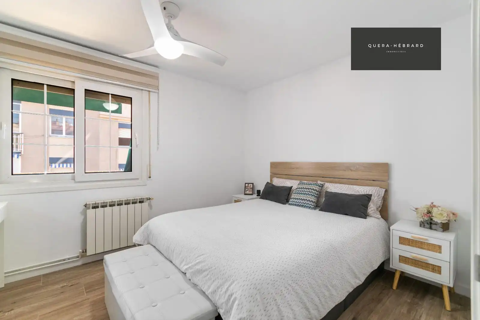 Schlafzimmer von Dachboden zum Verkauf in Rubí mit Klimaanlage, Heizung und Parkett