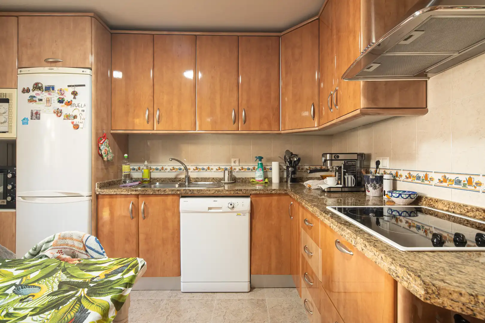Cocina de Casa adosada en venta en Cenes de la Vega con Aire acondicionado, Calefacción y Terraza