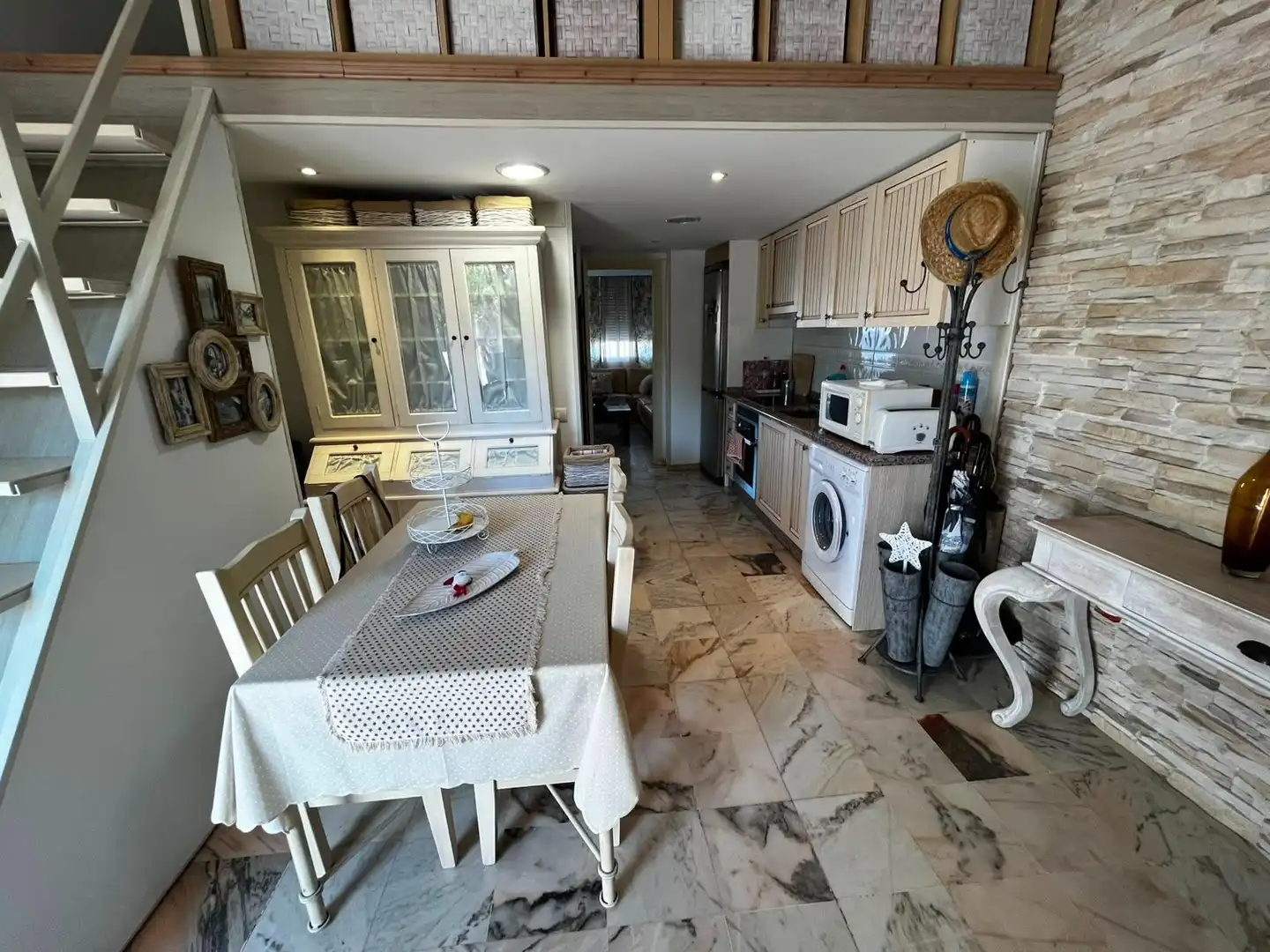 Cuina de Apartament en venda en Valencina de la Concepción amb Aire condicionat, Terrassa i Piscina comunitària