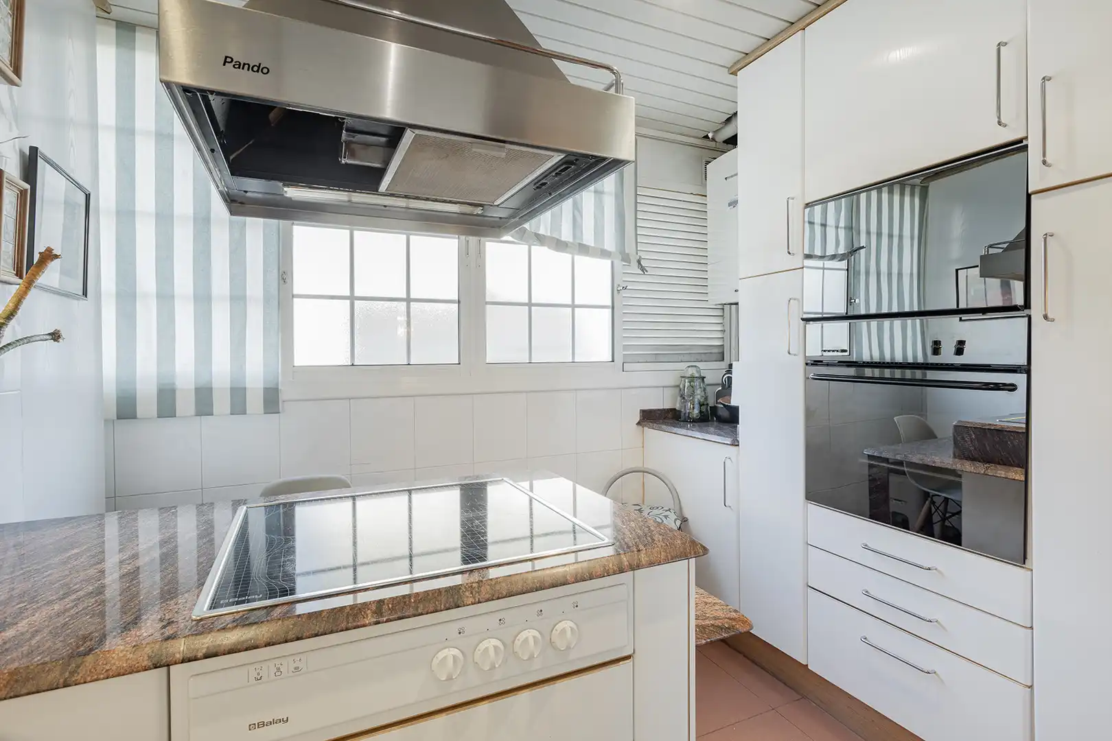 Cocina de Piso en venta en Barcelona con Aire acondicionado, Calefacción y Horno